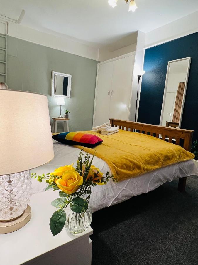 2-Bedroom Plus Living Room Flats Near Edgware Road 런던 외부 사진