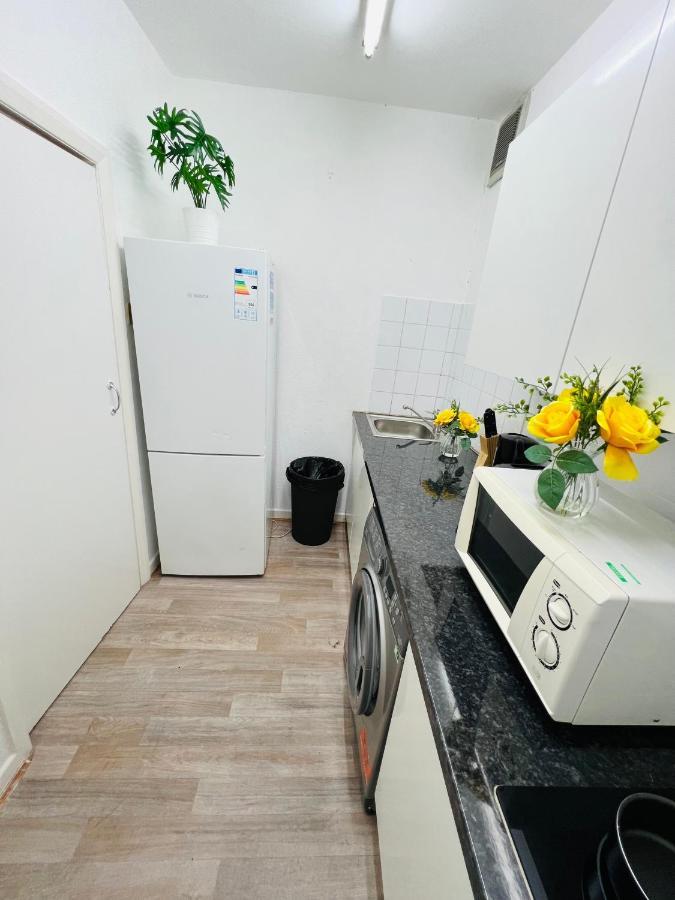 2-Bedroom Plus Living Room Flats Near Edgware Road 런던 외부 사진